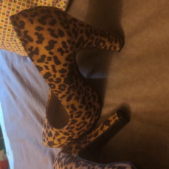 Torrid 9.5WW Cheetah Print Torrid Heals Like New Plus Size Heels - Picture 6 of 12